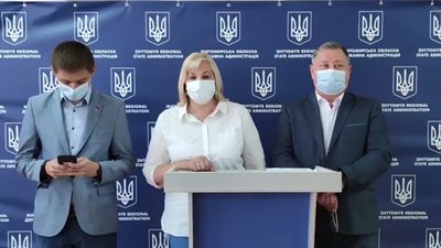 У Житомирі в двох навчальних закладах на COVID-19 захворіли двоє працівників