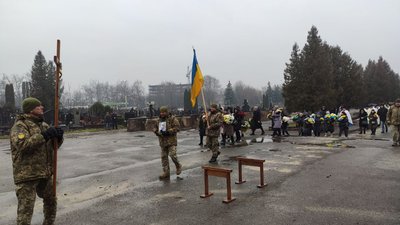 У Тернополі попрощалися із загиблим військовослужбовцем Олегом Зубиком У Тернополі попрощалися із загиблим військовослужбовцем Олегом Зубиком