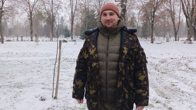 Майстер комунального підприємства "Парки і сквери" Тарас Обозовський Майстер комунального підприємства "Парки і сквери" Тарас Обозовський