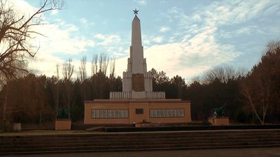 У Миколаївському районі руйнується 70-річний меморіал
