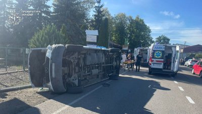Внаслідок аварії у селі на Закарпатті загинули двоє людей: водію повідомили про підозру