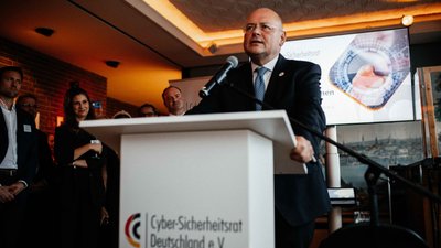 Німецького чиновника зі сфери кібербезпеки можуть відсторонити через зв’язки з РФ