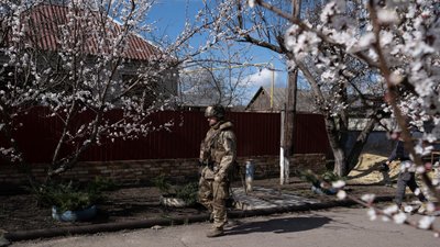 український військовий на Донбасі, весна, новини війни