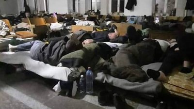 Російські військові два тижні тримають маріупольців у фільтраційному таборі