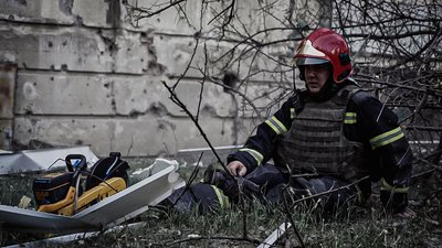 Горіли будинки та авто: на Харківщині від обстрілів РФ спалахнули сім пожеж