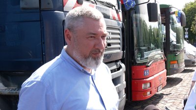 Пожежну машину, автобуси і сміттєвози — до Чернігова привезли техніку з Європи Пожежну машину, автобуси і сміттєвози — до Чернігова привезли техніку з Європи