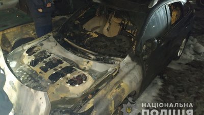 Кандидату на посаду міського голови Лозової на Харківщині підпалили автівку Кандидату на посаду міського голови Лозової на Харківщині підпалили автівку