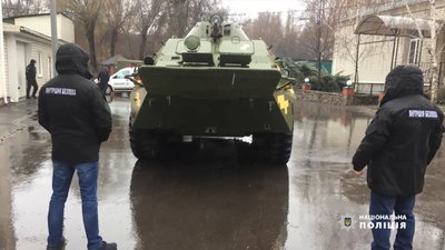 Колишніх запорізьких поліцейських викрили на привласненні майна