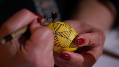 Як розписати буковинську писанку "40 клинців" — інструкція від майстрині Як розписати буковинську писанку "40 клинців" — інструкція від майстрині