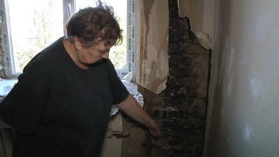 У запорізькому будинку, на даху якого місяць тому сталася пожежа, тривають ремонтні роботи У запорізькому будинку, на даху якого місяць тому сталася пожежа, тривають ремонтні роботи