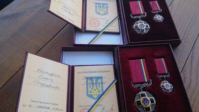 Херсонські журналісти отримали ордени за "За заслуги" від Президента України Херсонські журналісти отримали ордени за "За заслуги" від Президента України
