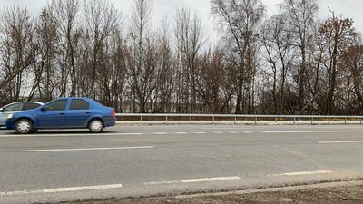 Поблизу села Смиківці Тернопільської району люди самовільно змінили дорожню розмітку Поблизу села Смиківці Тернопільської району люди самовільно змінили дорожню розмітку