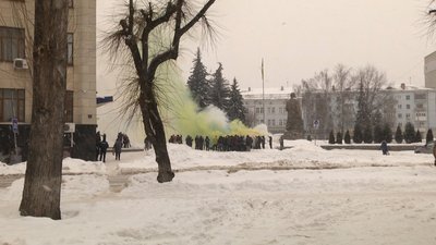 У Житомирі футбольні вболівальники прийшли під облраду – вимагали завершити реконструкцію стадіону