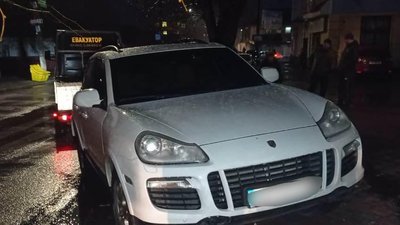 Рейдерське захоплення магазину: на Вінниччині поліція затримала девʼятьох осіб Рейдерське захоплення магазину: на Вінниччині поліція затримала девʼятьох осіб