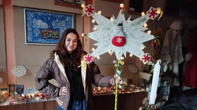 "Навіть в іграшках була ідеологія". На Кіровоградщині у світловодському музеї зібрали новорічні прикраси 20 століття "Навіть в іграшках була ідеологія". На Кіровоградщині у світловодському музеї зібрали новорічні прикраси 20 століття