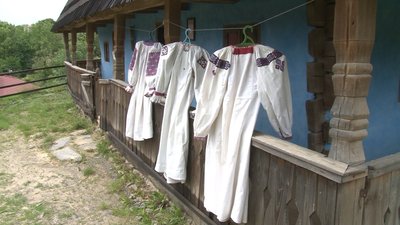 Вишиванки ХХ століття зберігають у Закарпатському музеї народної архітектури та побуту