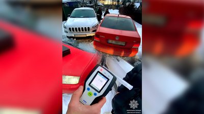 П'яна водійка спричинила у Чернігові ДТП: рівень алкоголю перевищував норму у 12 разів