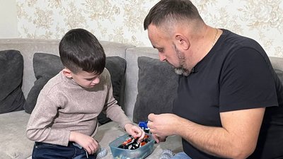 Семирічного хлопчика з Маріуполя виховує патронатна сім'я на Волині Семирічного хлопчика з Маріуполя виховує патронатна сім'я на Волині