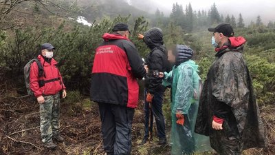 У Карпатах врятували заблукалих туристів