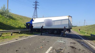 Поблизу Херсона на автодорозі Одеса-Мелітополь сталася ДТП - водій однієї з автівок загинув Поблизу Херсона на автодорозі Одеса-Мелітополь сталася ДТП - водій однієї з автівок загинув