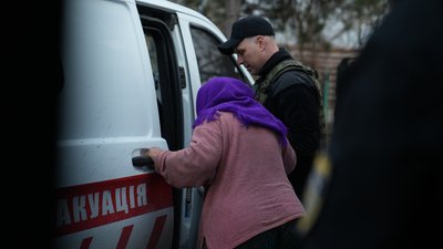 Евакуація людей із Комишувахи та Зарічного, 28 лютого