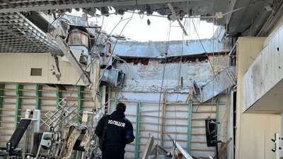 Росія обстріляла будівлю спорткомплексу "Акварена" у Харкові