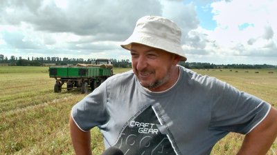 Леонід Котик, двоюрідний дядько Богдана та Анжели з Маріуполя, жартує, що став дуже багатою людиною, адже тепер, окрім своїх власних трьох дітей, має ще одного сина, доньку та вже двох внуків – рідного і названого. Леонід Котик, двоюрідний дядько Богдана та Анжели з Маріуполя, жартує, що став дуже багатою людиною, адже тепер, окрім своїх власних трьох дітей, має ще одного сина, доньку та вже двох внуків – рідного і названого.