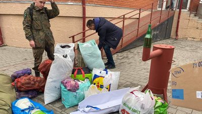 Тернопільські волонтери передали допомогу військовим Тернопільські волонтери передали допомогу військовим