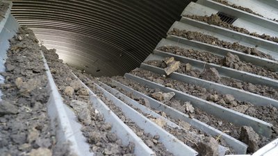 Російські окупанти обстріляли парк Горького у Харкові: момент вибуху і наслідки Російські окупанти обстріляли парк Горького у Харкові: момент вибуху і наслідки