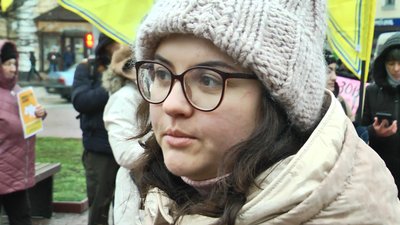 На фото Олександра, дружина військовополоненого. 16 грудня 2022 рік.