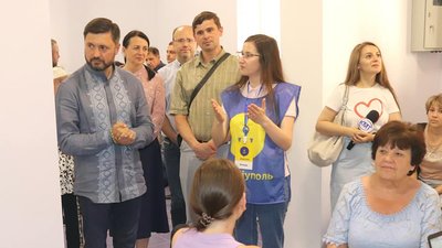 У Калуші на Івано-Франківщині відкрили центр підтримки переселенців "Я — Маріуполь" У Калуші на Івано-Франківщині відкрили центр підтримки переселенців "Я — Маріуполь"