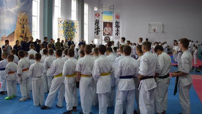 У Луцьку каратисти зібрали на авто для військових 65 тисяч гривень У Луцьку каратисти зібрали на авто для військових 65 тисяч гривень