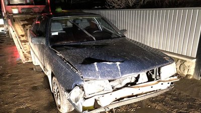 У Чернівецькій області п'яний водій збив людину на кріслі колісному. Чоловік загинув на місці У Чернівецькій області п'яний водій збив людину на кріслі колісному. Чоловік загинув на місці