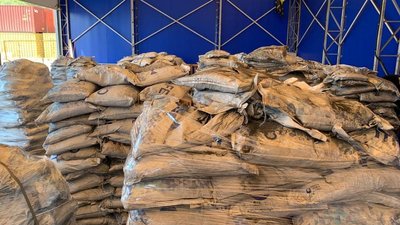 На Одещині в контейнерах зі шлаком виявили 4 кілограми кокаїну на 15 мільйонів гривень