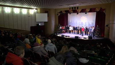 Жодного професійного актора чи оператора: у Корюківці підлітки зняли фільм "Неповнолітні" Жодного професійного актора чи оператора: у Корюківці підлітки зняли фільм "Неповнолітні"