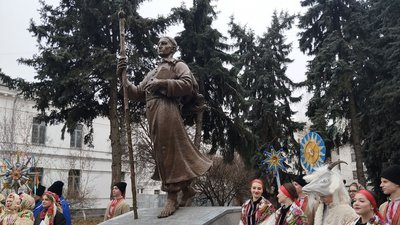 У Полтаві відкрили пам'ятник філософу та поету Григорію Сковороді

