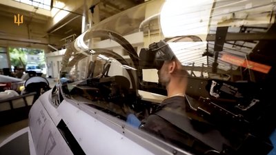 Чехія передала Україні перший тренажер винищувача F-16 — Повітряні Сили