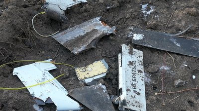"Ми тоді попадали хто куди": Жителі Кролевця на Сумщині про наслідки ракетного удару "Ми тоді попадали хто куди": Жителі Кролевця на Сумщині про наслідки ракетного удару