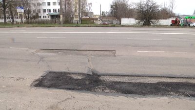 У Житомирі розпочали ямковий ремонт доріг У Житомирі розпочали ямковий ремонт доріг