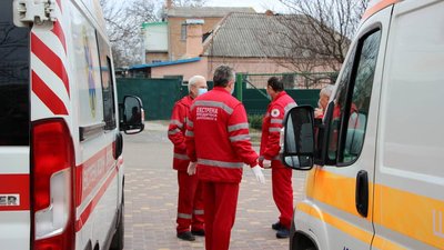 Пацієнта з Кропивницького вперше доправили гелікоптером на лікування у Київ Пацієнта з Кропивницького вперше доправили гелікоптером на лікування у Київ