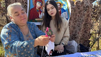 Марʼяна Олексієнко та Софія Лавришина
