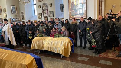 У Полтаві попрощалися із двома загиблими солдатами