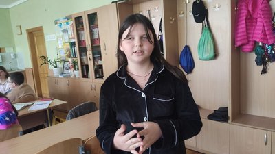 Тернопільські школярі прийшли на уроки у домашніх капцях та піжамах Тернопільські школярі прийшли на уроки у домашніх капцях та піжамах