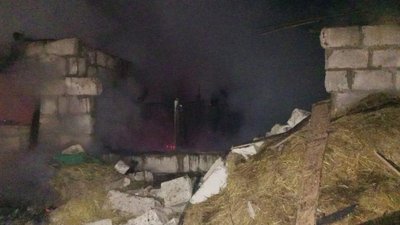 На Житомирщині рятувальники ліквідовують наслідки обстрілів російських військ На Житомирщині рятувальники ліквідовують наслідки обстрілів російських військ