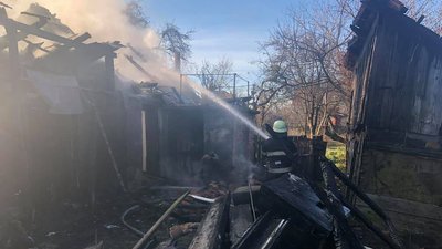 У Мукачеві сталася пожежа у надвірній споруді