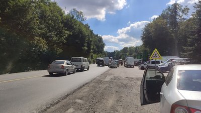 На Тернопільщині підприємці перекрили дорогу На Тернопільщині підприємці перекрили дорогу