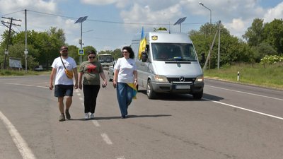 Учасники пішого марафону в Луцькому районі