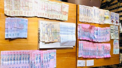 У курортному селищі на Івано-Франківщині поліцейські викрили будинок розпусти У курортному селищі на Івано-Франківщині поліцейські викрили будинок розпусти
