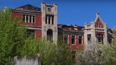 У Лисичанську пожежа зруйнувала дах лікарні