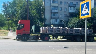 Вантажівка Renault Premium з напівпричепом